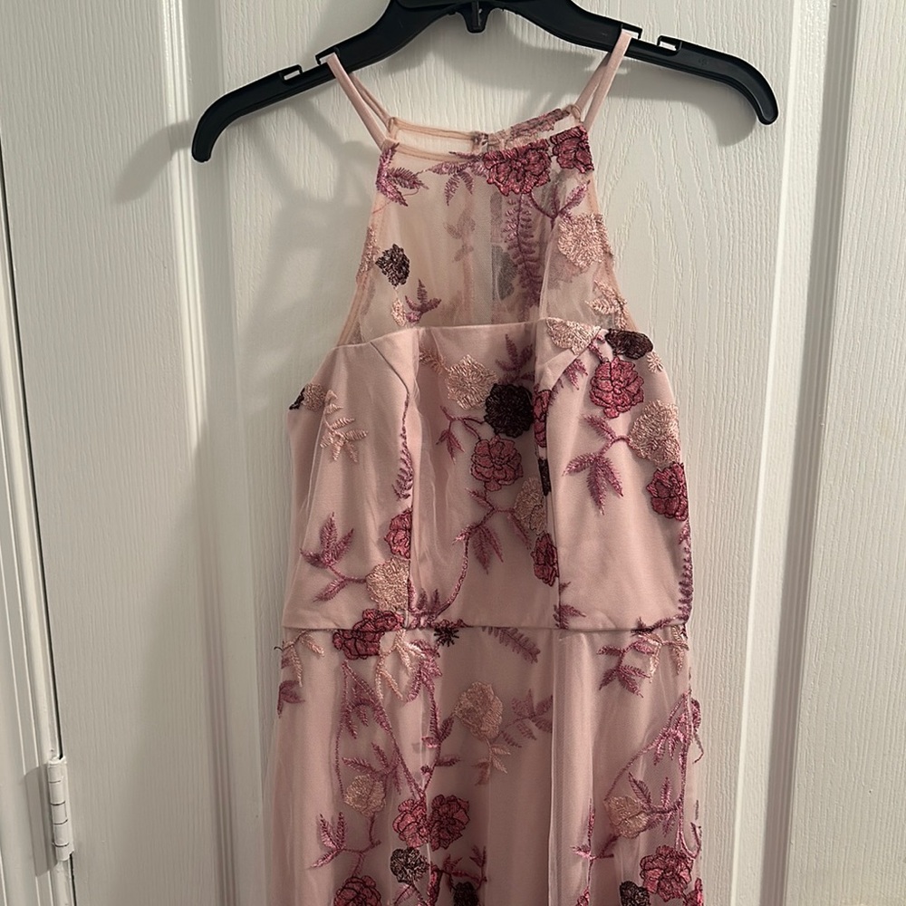 Chi Chi London Floral-embroidered woven maxi dress Pink - Picture 7 of 9